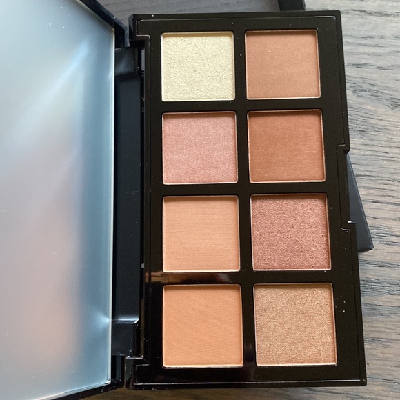 Neutral eyeshadow palette BEAUTIFUL - Picture 3 of 5